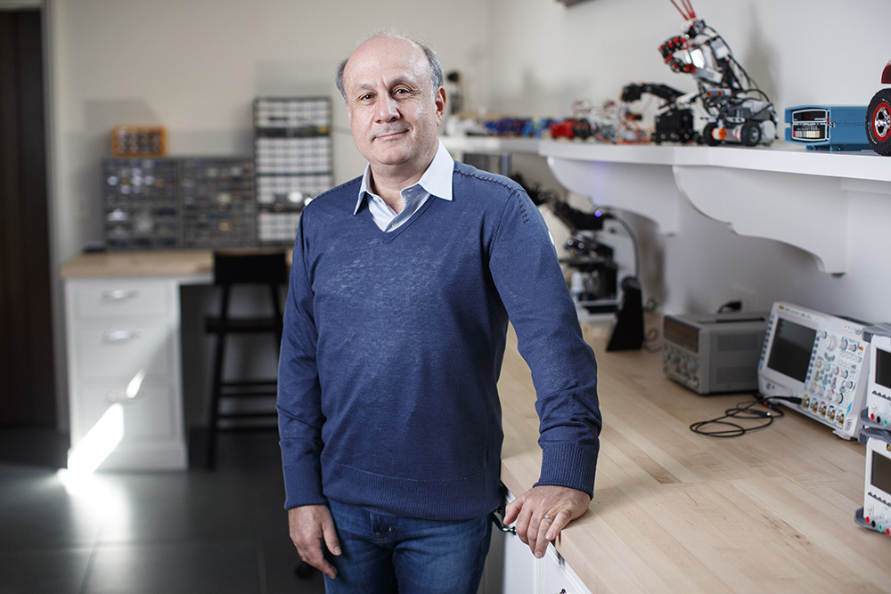 MIT welcomes David Siegel SM ’86, PhD ’91 as its next Innovation Fellow | MIT News